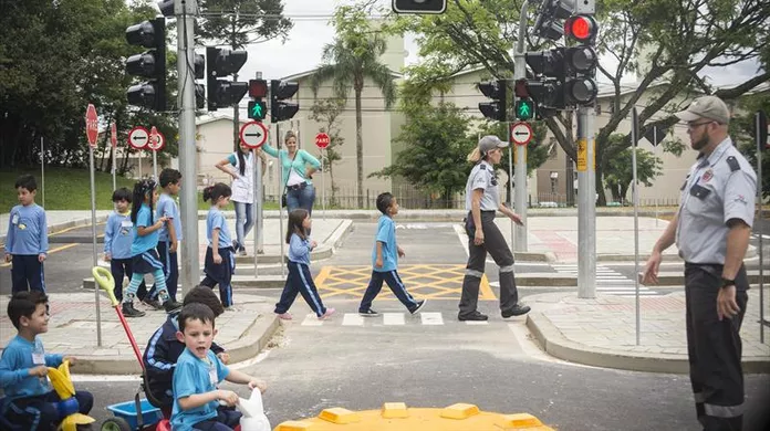 AKbrasil Escolinha de trânsito
